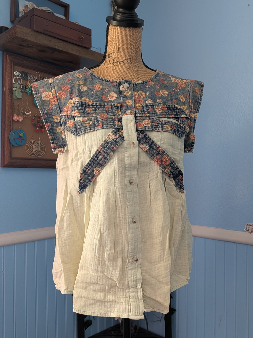 Brand New- BiBi Floral Denim & Cream Gauze Button-Front Top